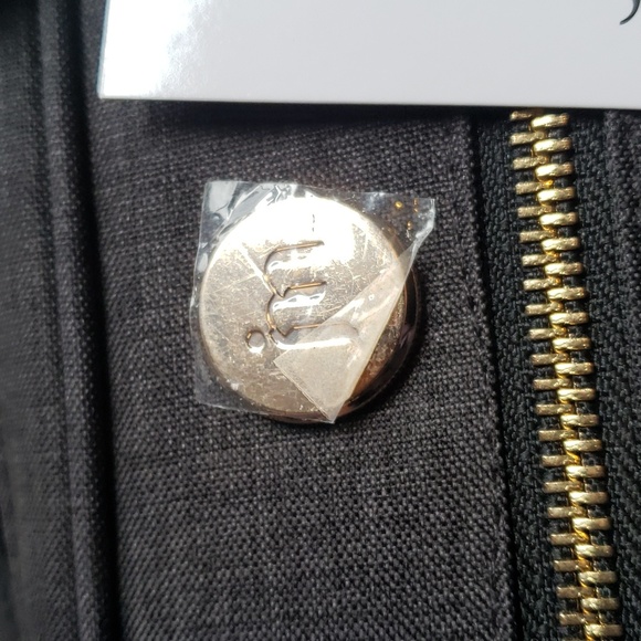 JM Gray Travel Cosmetic Case - NWT - Picture 3 of 9